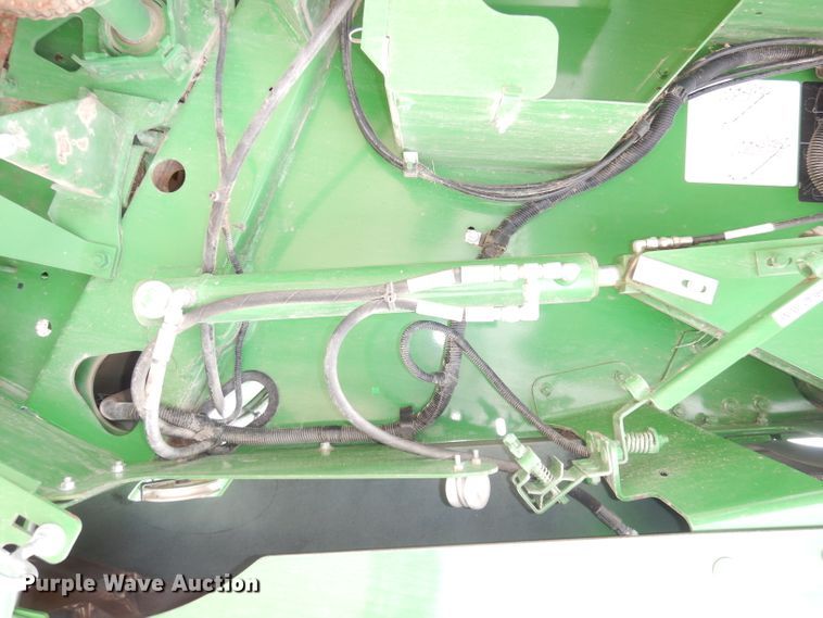 image for item KA9721 2015 John Deere 569 Premium  round baler