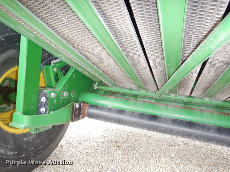 image for item KA9721 2015 John Deere 569 Premium  round baler