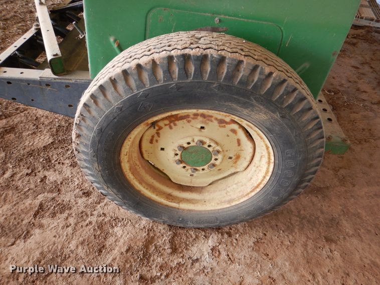 image for item KQ9628 John Deere 450  grain drill
