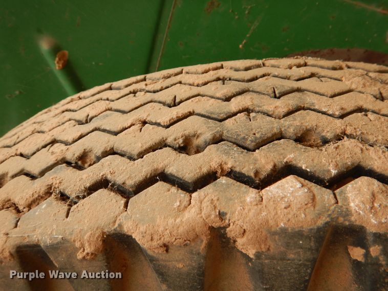 image for item KQ9628 John Deere 450  grain drill