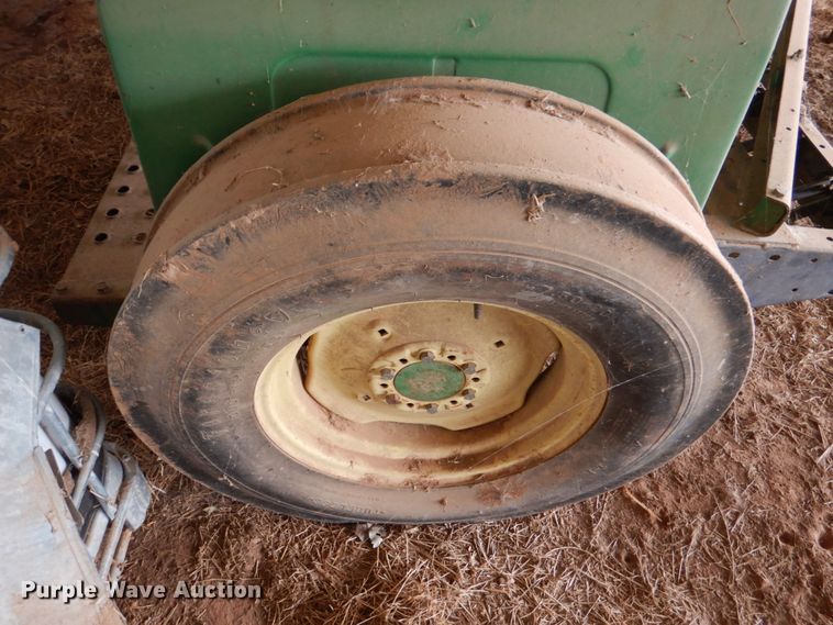 image for item KQ9628 John Deere 450  grain drill