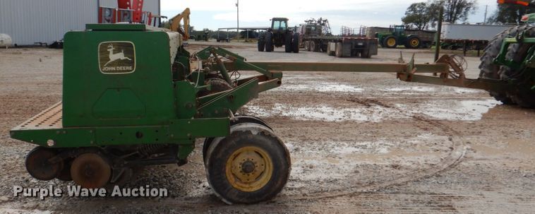 image for item KQ9631 John Deere 455  grain drill