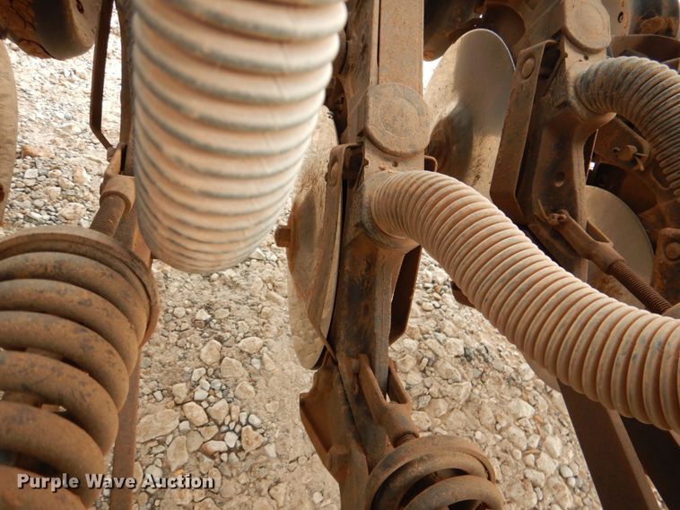 image for item KQ9631 John Deere 455  grain drill