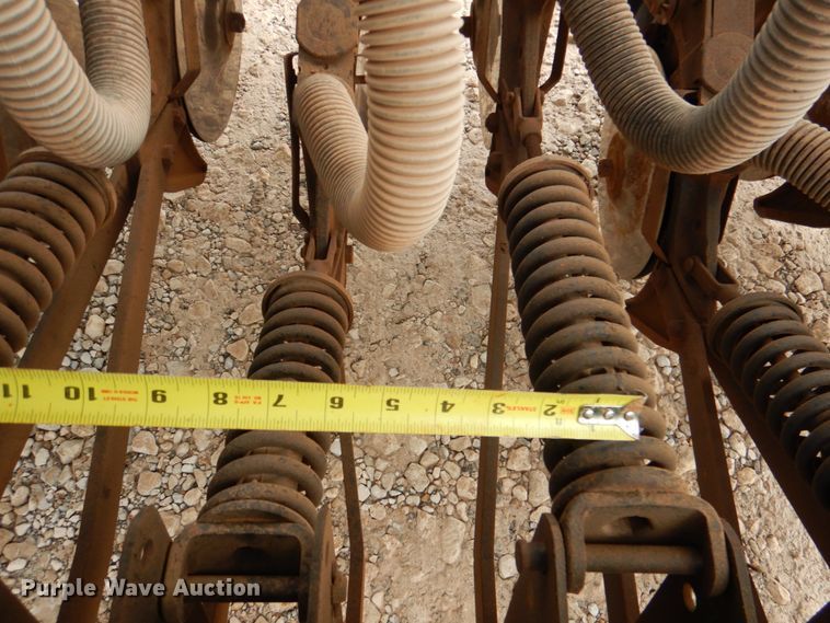 image for item KQ9631 John Deere 455  grain drill