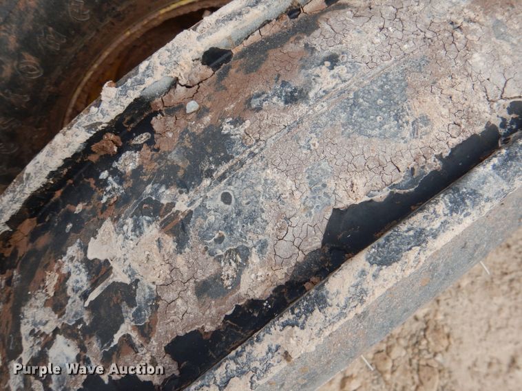 image for item KQ9631 John Deere 455  grain drill