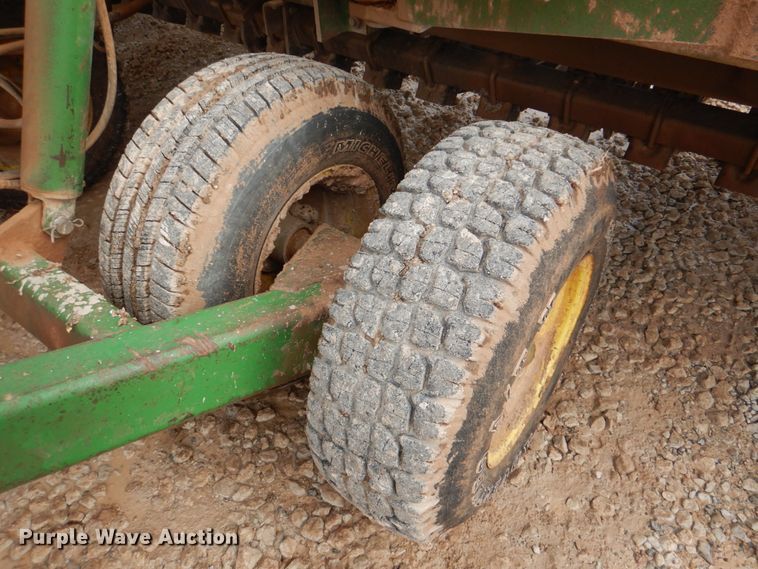 image for item KQ9631 John Deere 455  grain drill