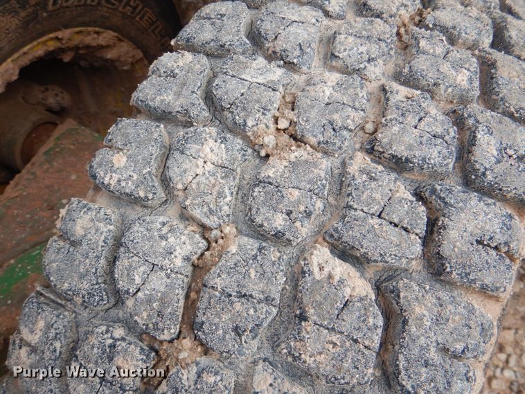 image for item KQ9631 John Deere 455  grain drill