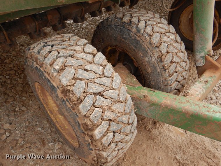 image for item KQ9631 John Deere 455  grain drill