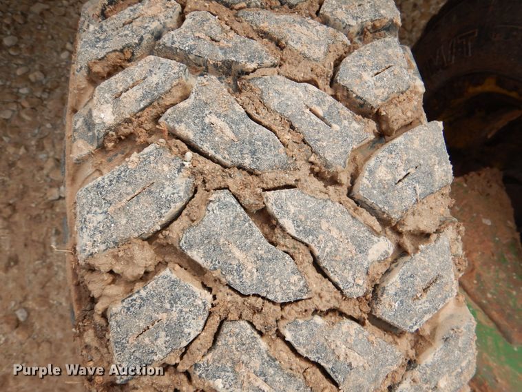 image for item KQ9631 John Deere 455  grain drill