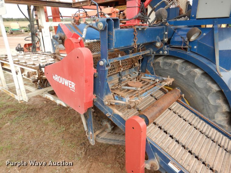 image for item KQ9632 Brouwer 1570 Stack IT  sod harvester