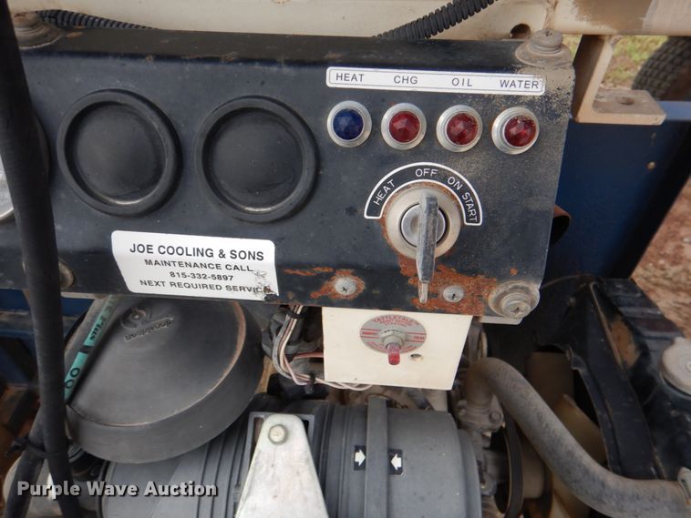 image for item KQ9632 Brouwer 1570 Stack IT  sod harvester