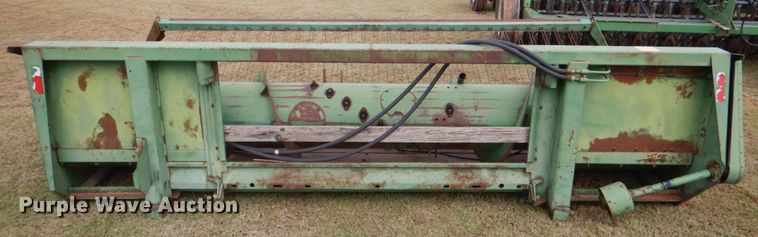 image for item KQ9637 John Deere 212  pickup head