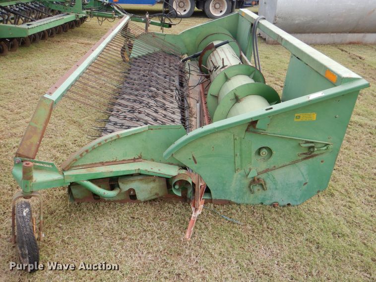 image for item KQ9637 John Deere 212  pickup head