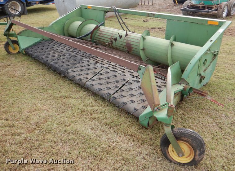 image for item KQ9637 John Deere 212  pickup head