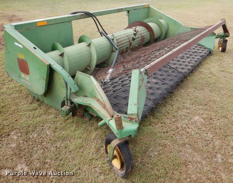 image for item KQ9637 John Deere 212  pickup head