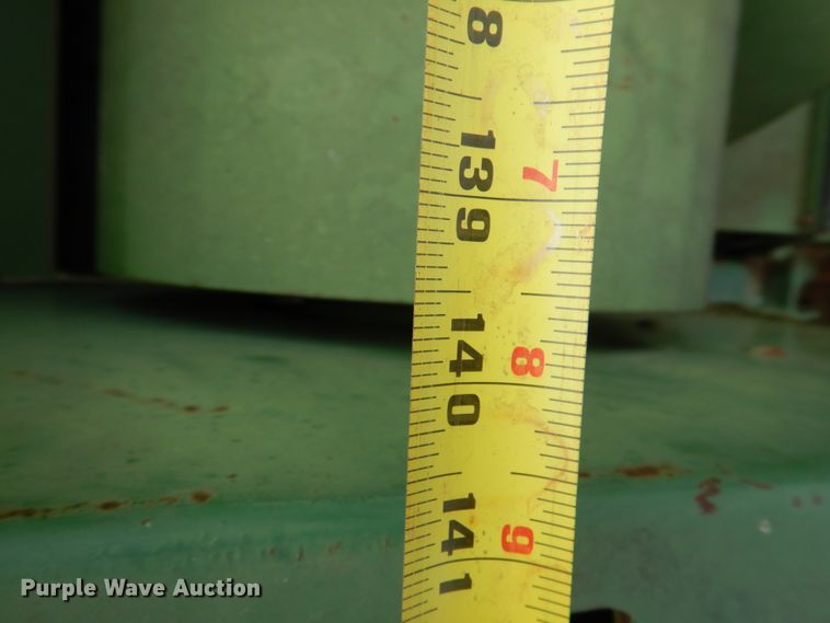 image for item KQ9637 John Deere 212  pickup head