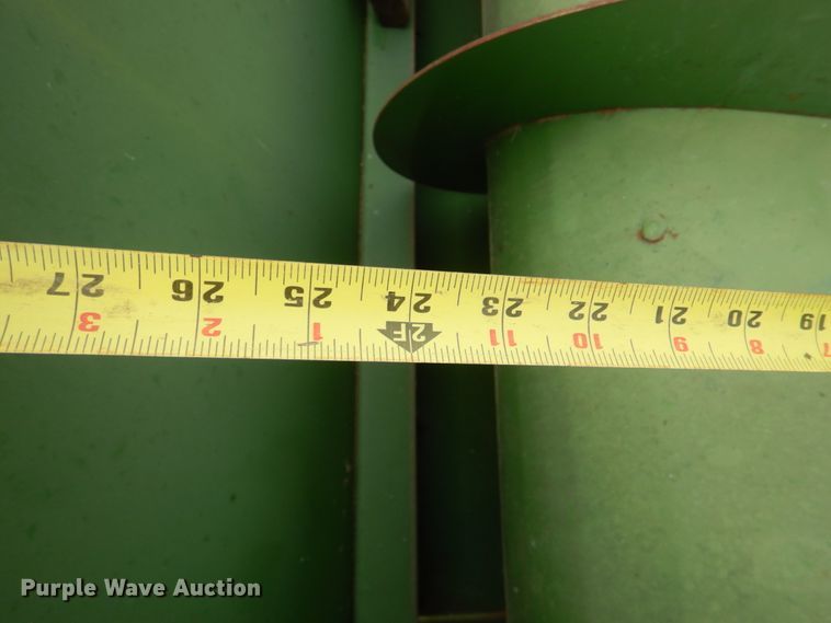 image for item KQ9637 John Deere 212  pickup head