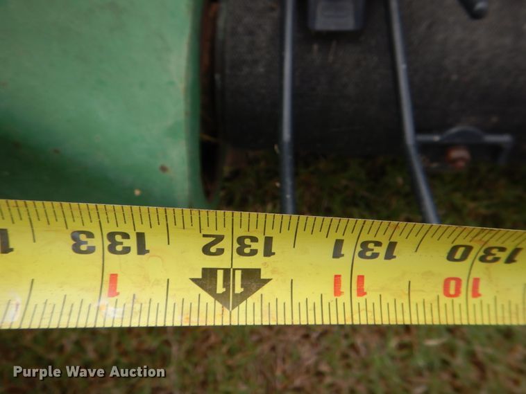 image for item KQ9637 John Deere 212  pickup head