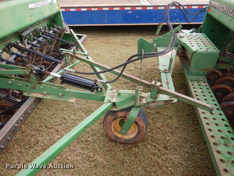 image for item KQ9638 John Deere 450  grain drill