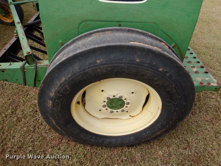 image for item KQ9638 John Deere 450  grain drill