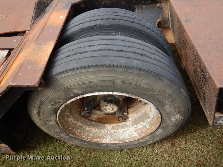 image for item KQ9641 1988 Trail King 1551-4500  lowboy equipment trailer