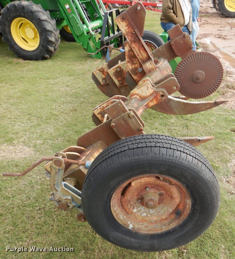 image for item KQ9645 V-ripper