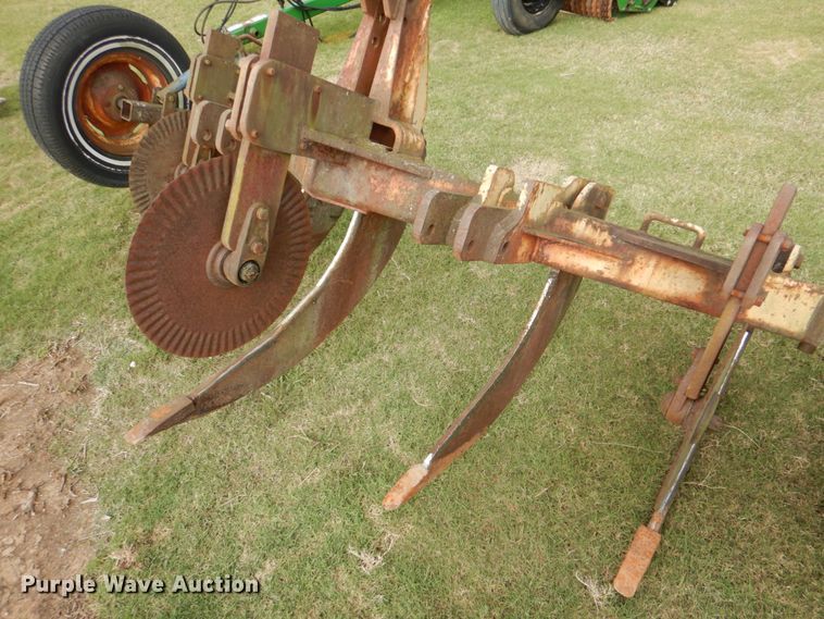 image for item KQ9645 V-ripper