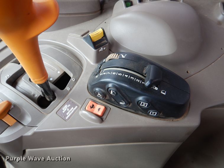 image for item KQ9647 2015 John Deere 6125R  MFWD tractor