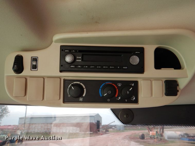 image for item KQ9647 2015 John Deere 6125R  MFWD tractor