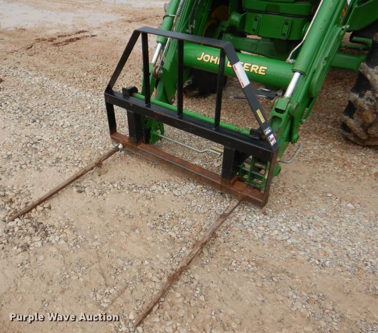 image for item KQ9647 2015 John Deere 6125R  MFWD tractor