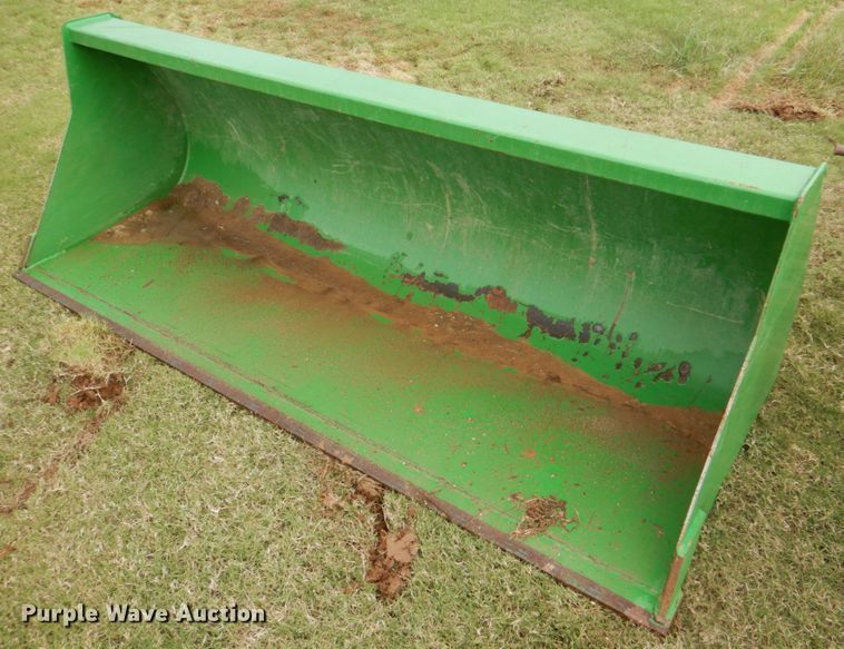 image for item KQ9647 2015 John Deere 6125R  MFWD tractor