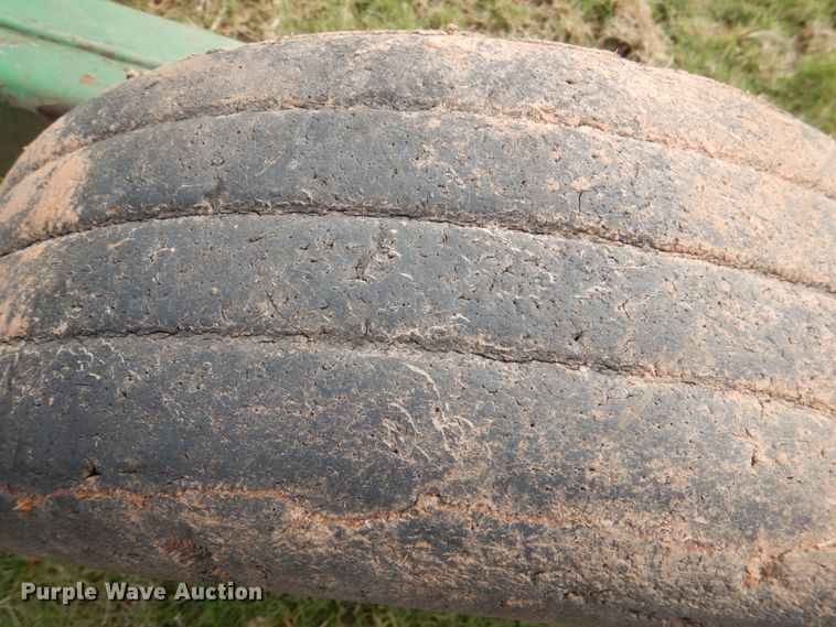 image for item KQ9652 John Deere 1518  batwing rotary mower