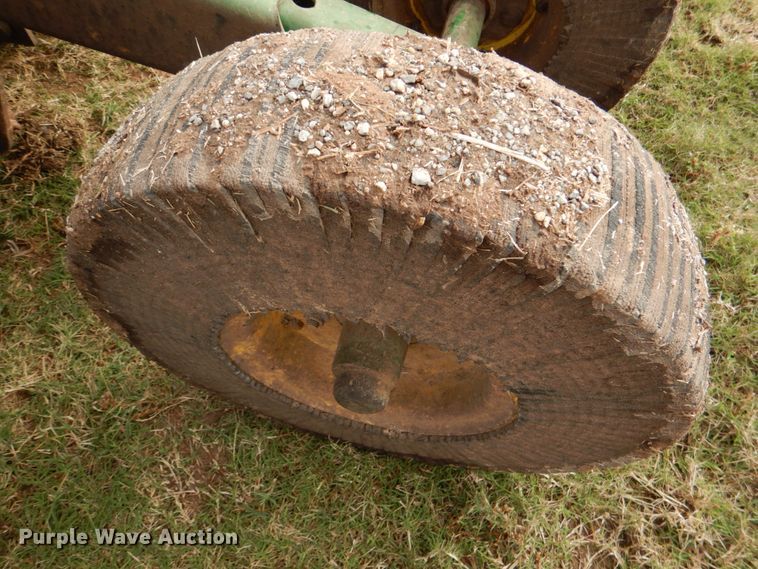 image for item KQ9652 John Deere 1518  batwing rotary mower