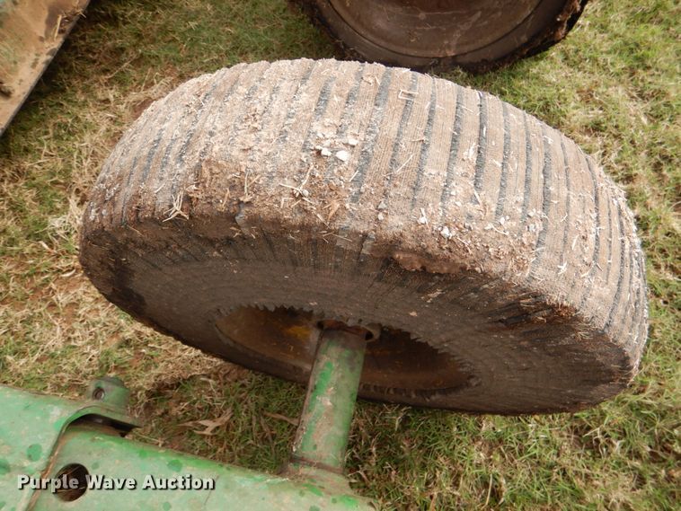 image for item KQ9652 John Deere 1518  batwing rotary mower