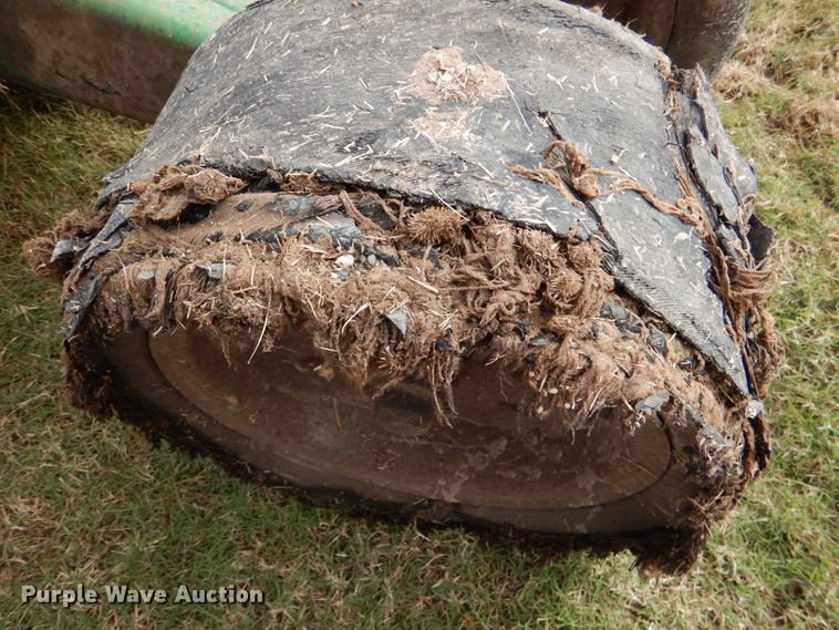 image for item KQ9652 John Deere 1518  batwing rotary mower