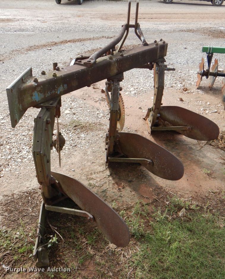image for item KQ9656 Three bottom plow