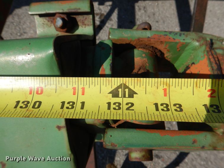 image for item KQ9661 John Deere  field cultivator