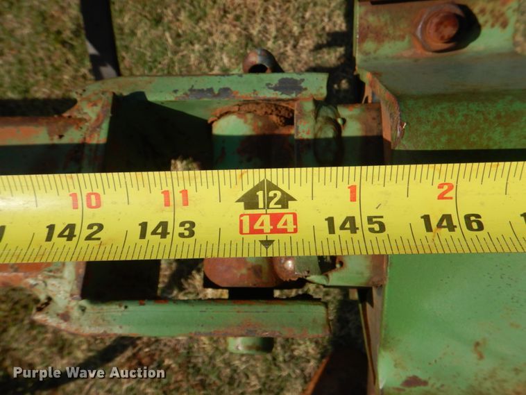 image for item KQ9661 John Deere  field cultivator