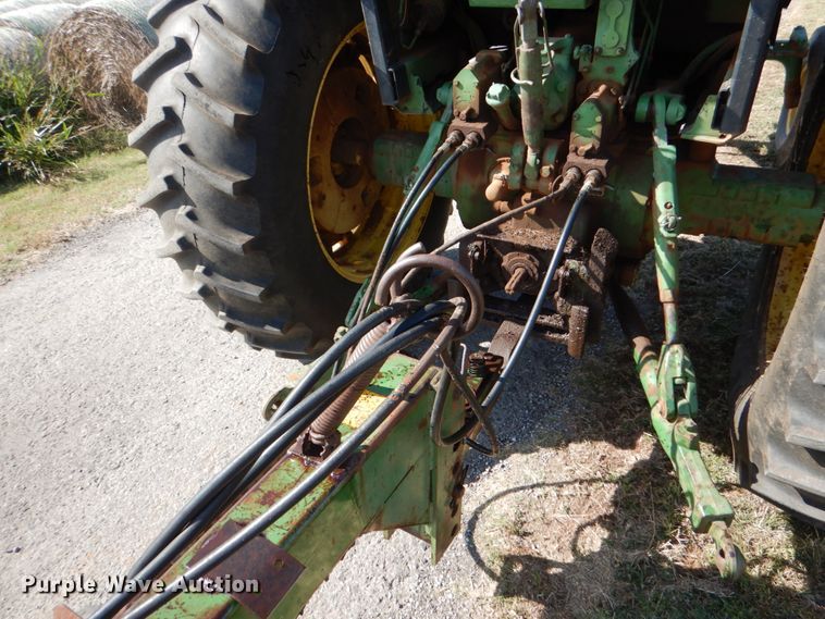 image for item KQ9661 John Deere  field cultivator
