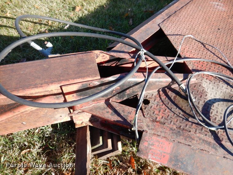 image for item KY9566 Muv-All 416E  implement trailer