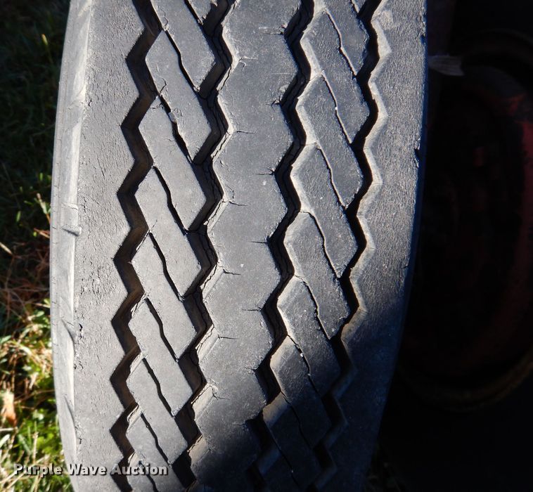 image for item KY9566 Muv-All 416E  implement trailer