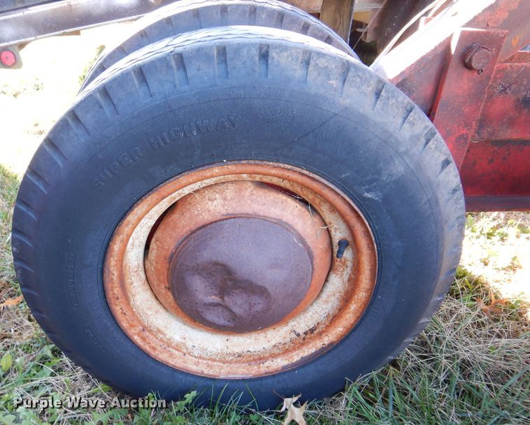 image for item KY9566 Muv-All 416E  implement trailer