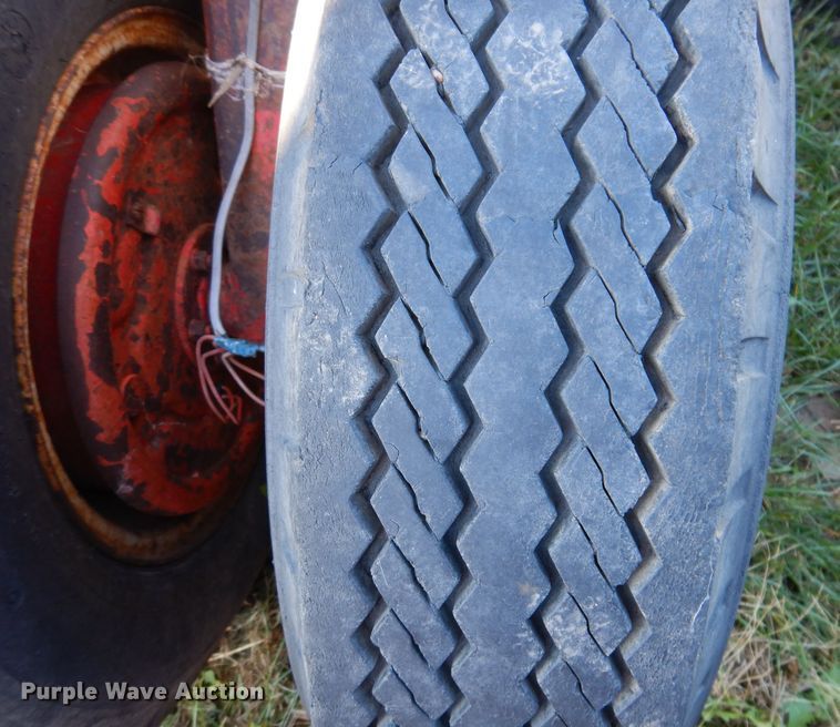 image for item KY9566 Muv-All 416E  implement trailer