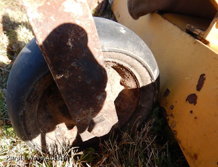 image for item KY9567 Arts-Way A372  finish mower