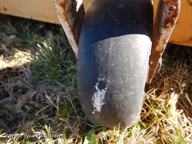 image for item KY9567 Arts-Way A372  finish mower