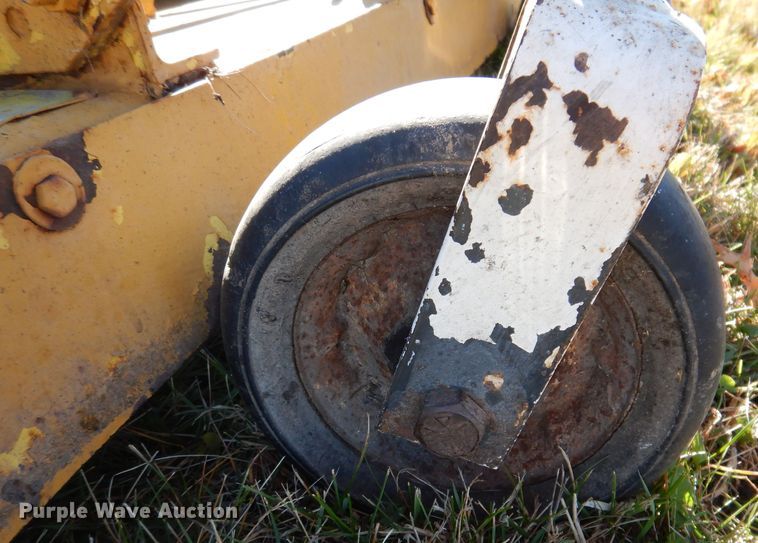 image for item KY9567 Arts-Way A372  finish mower