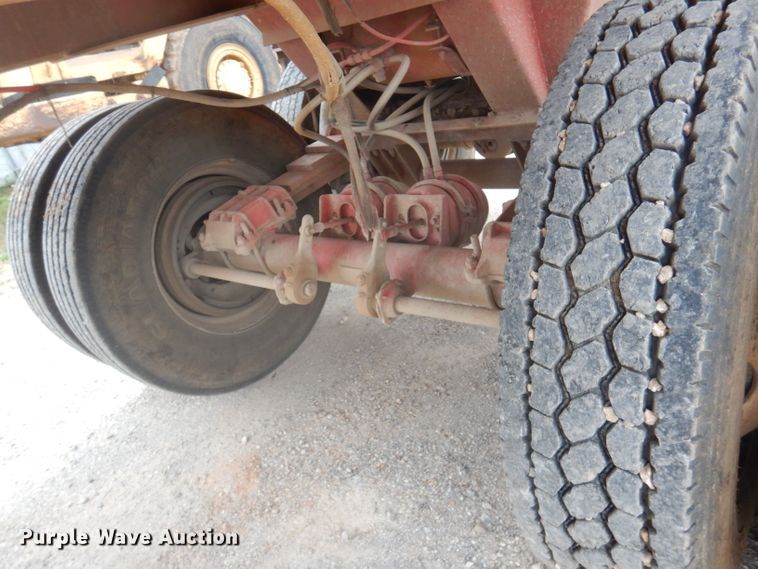 image for item DA5487 1993 Hilbilt  end dump trailer