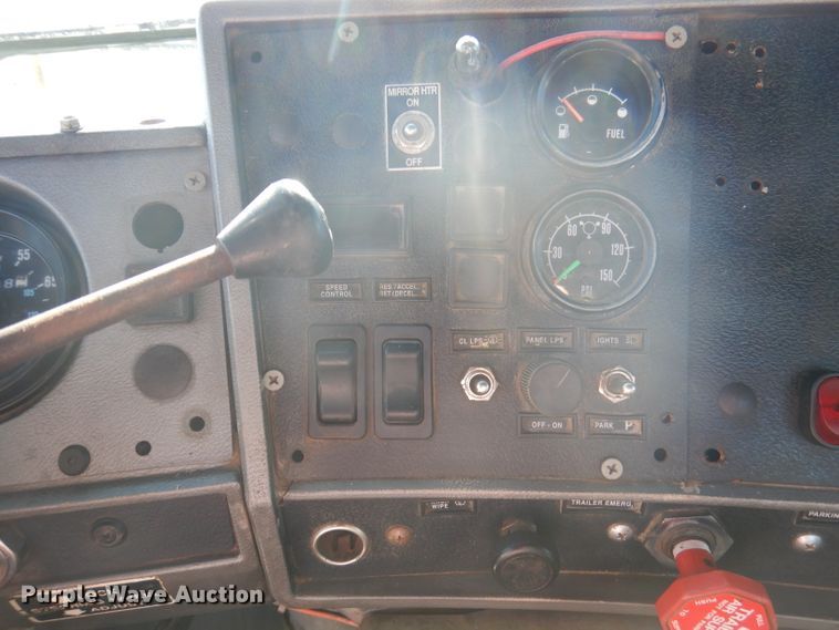 image for item DA5499 1999 Mack RD688S  roll-off container truck