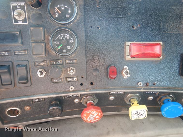 image for item DA5499 1999 Mack RD688S  roll-off container truck