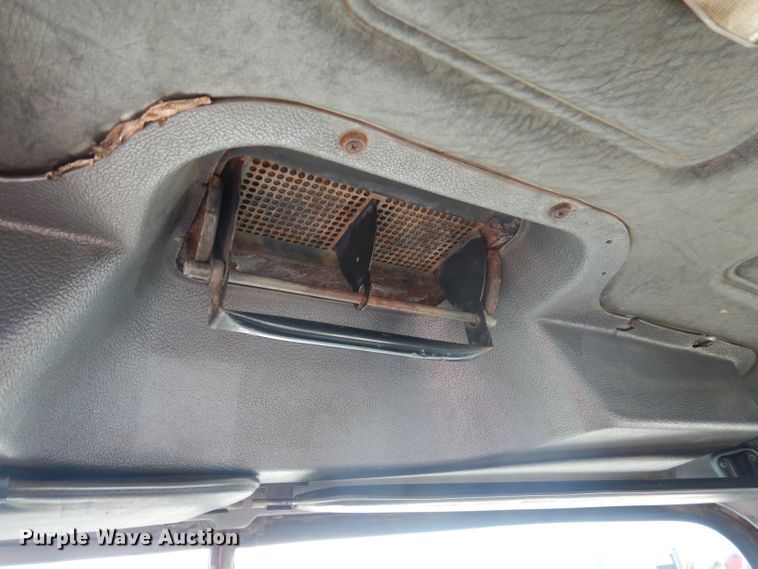 image for item DA5499 1999 Mack RD688S  roll-off container truck